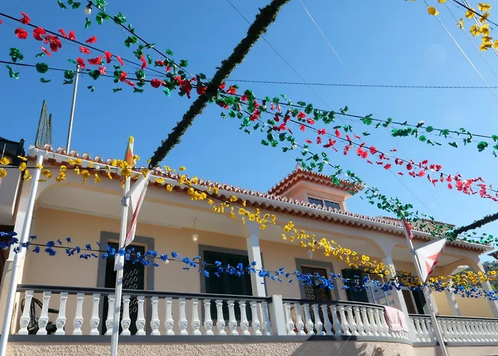 Colive Madeira - Mill House Проживание в семье Понта-ду-Сол